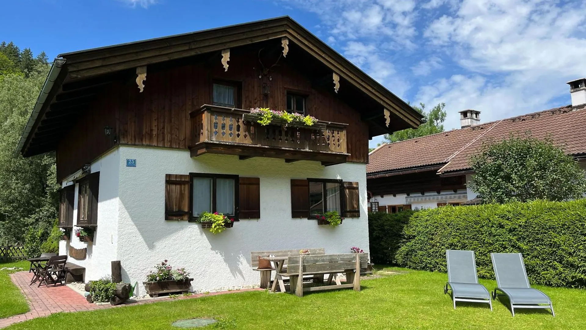 Ferienhaus Anni contacts